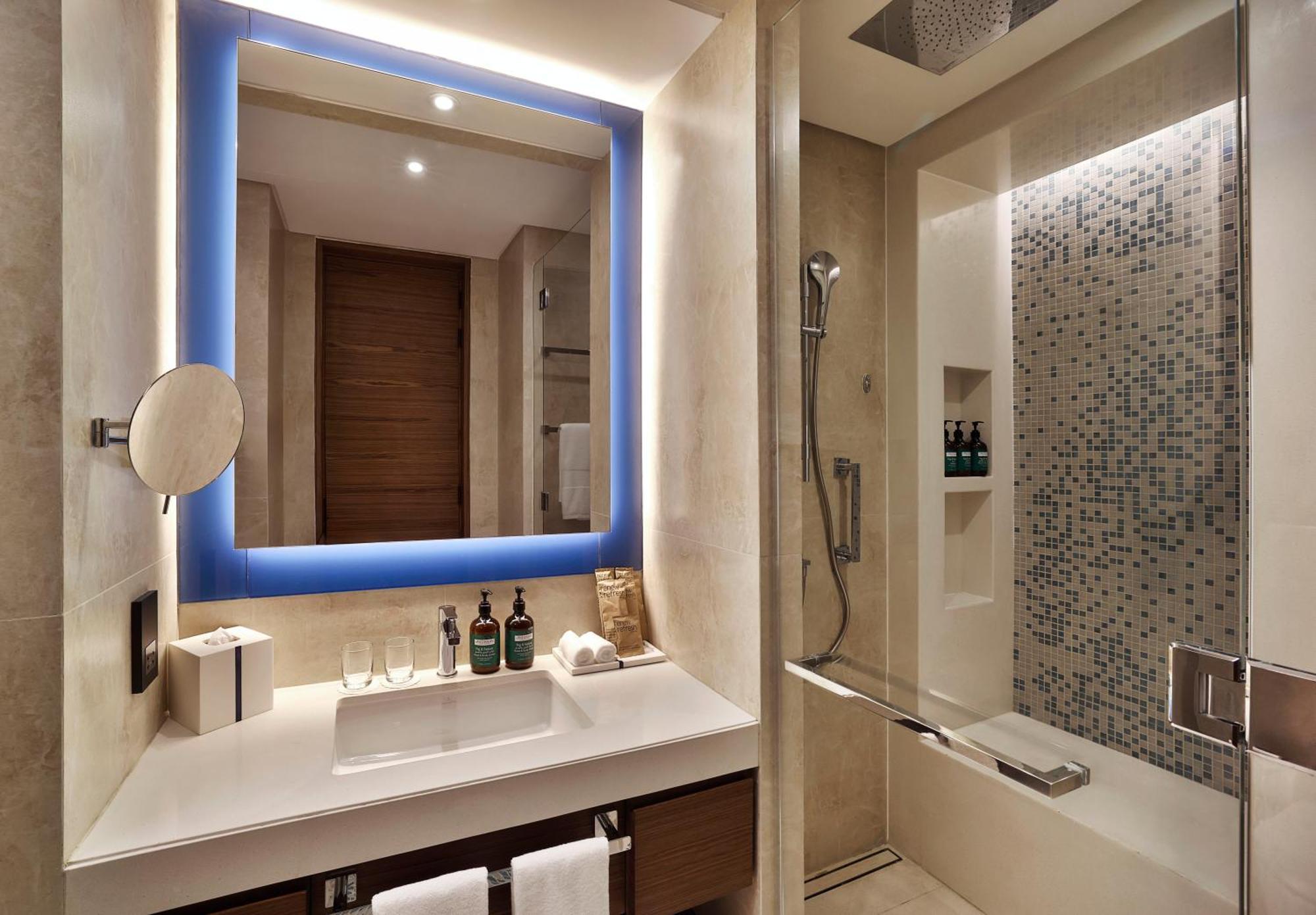 Tumbi West Palm Beach Hotel Dubai,Tapestry Collection Hilton Dış mekan fotoğraf
