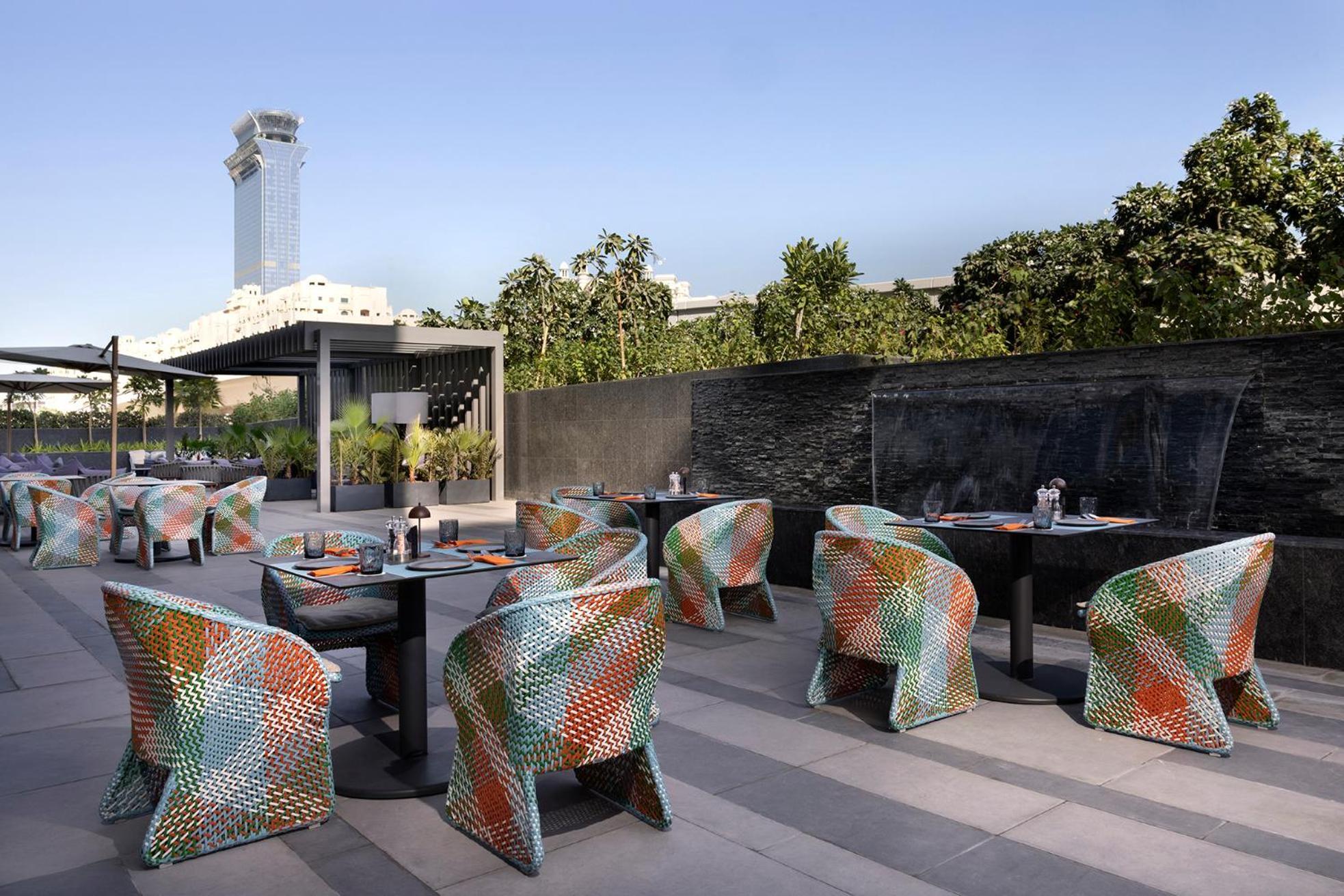 Tumbi West Palm Beach Hotel Dubai,Tapestry Collection Hilton Dış mekan fotoğraf